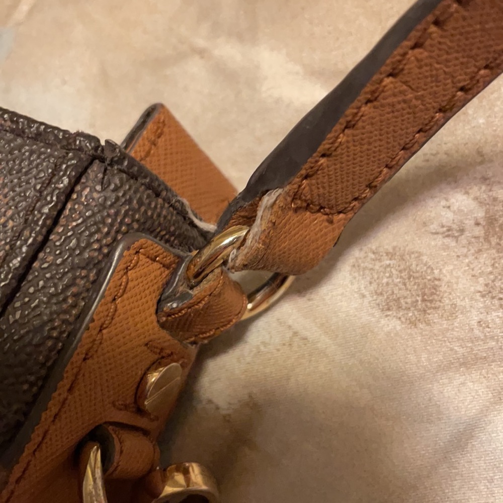 Michael Kors Crossbody Purse and Wallet - Picture 10 of 16